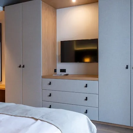 Chalet Design Chalet Kauz Xl Mit Platz Fur 14 Personen Iii